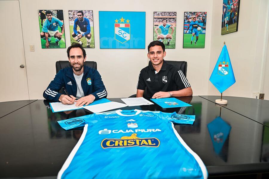 Jhilmar lora renueva con cristal hasta el 2025